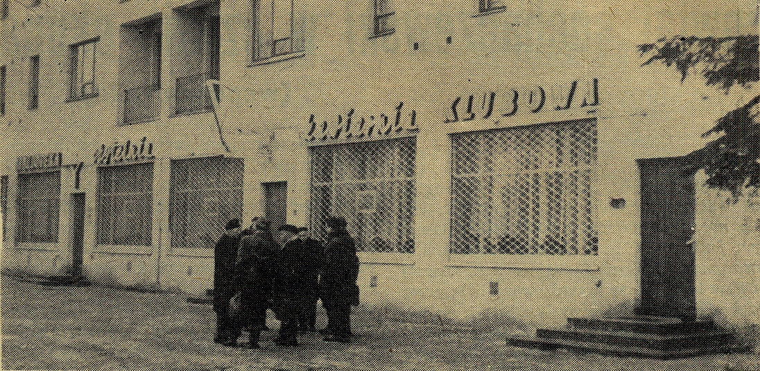 Neon Kawiarni Klubowej 